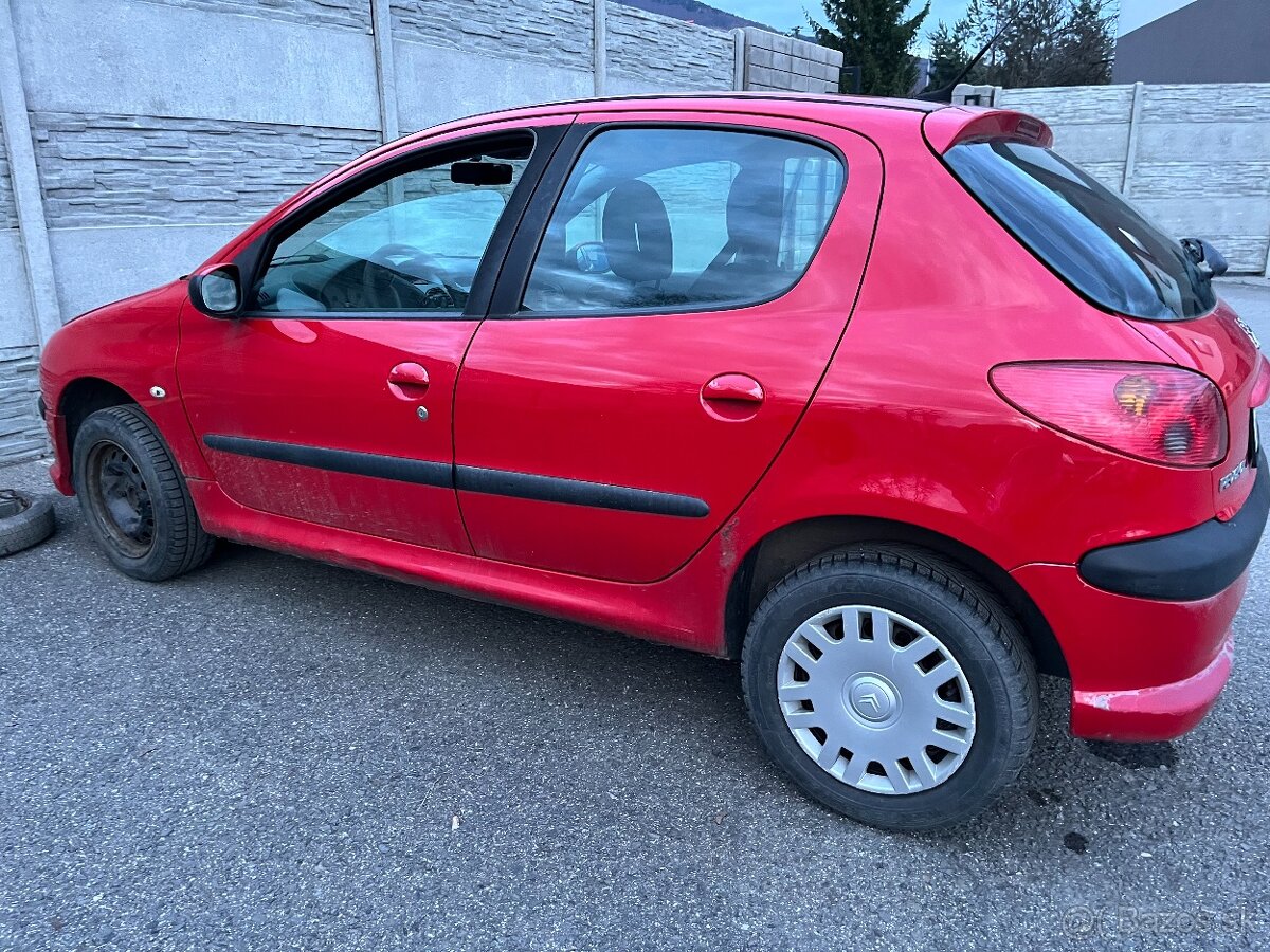 Peugeot 206 1.4 KFW - díly z vozu