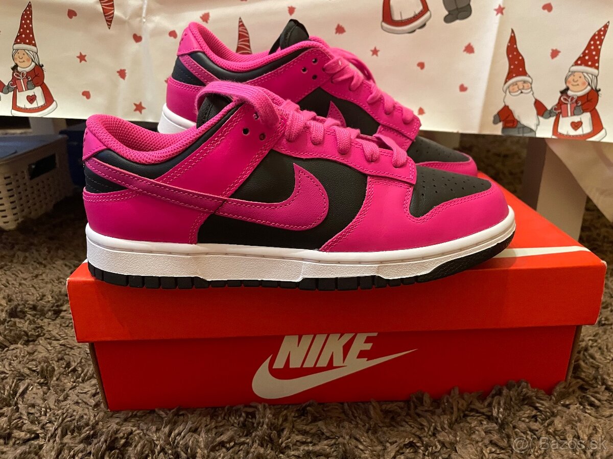 W Nike Dunk Low Fierce pink / Fireberry-black (rúžovo čierne