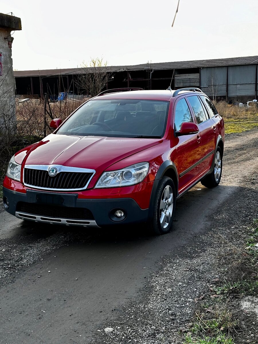 Rozpredam Škoda Octavia 2 Scout 1.8 Tsi 4x4. Kod motora : CD