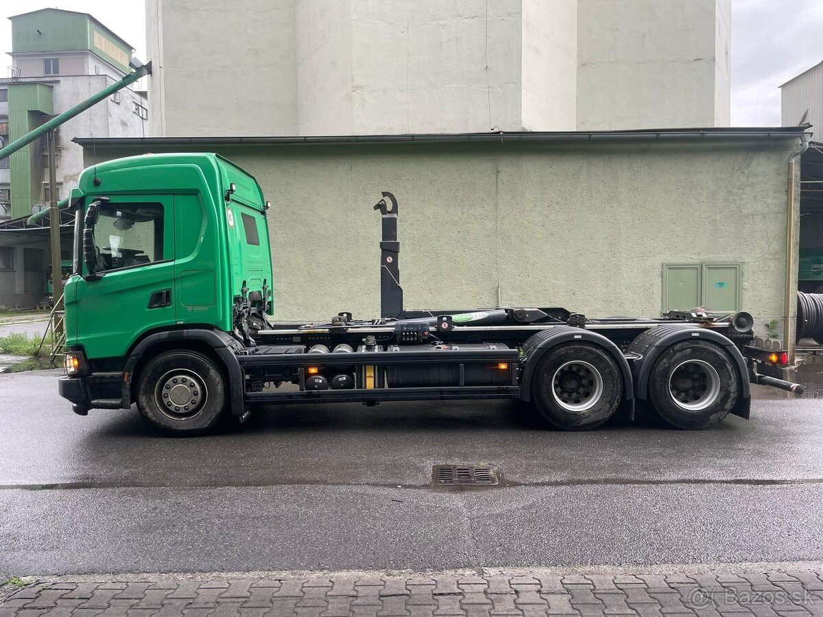 Hákový nosič kontajnerov Scania G500 6x4 - 2021 - 40.855km -