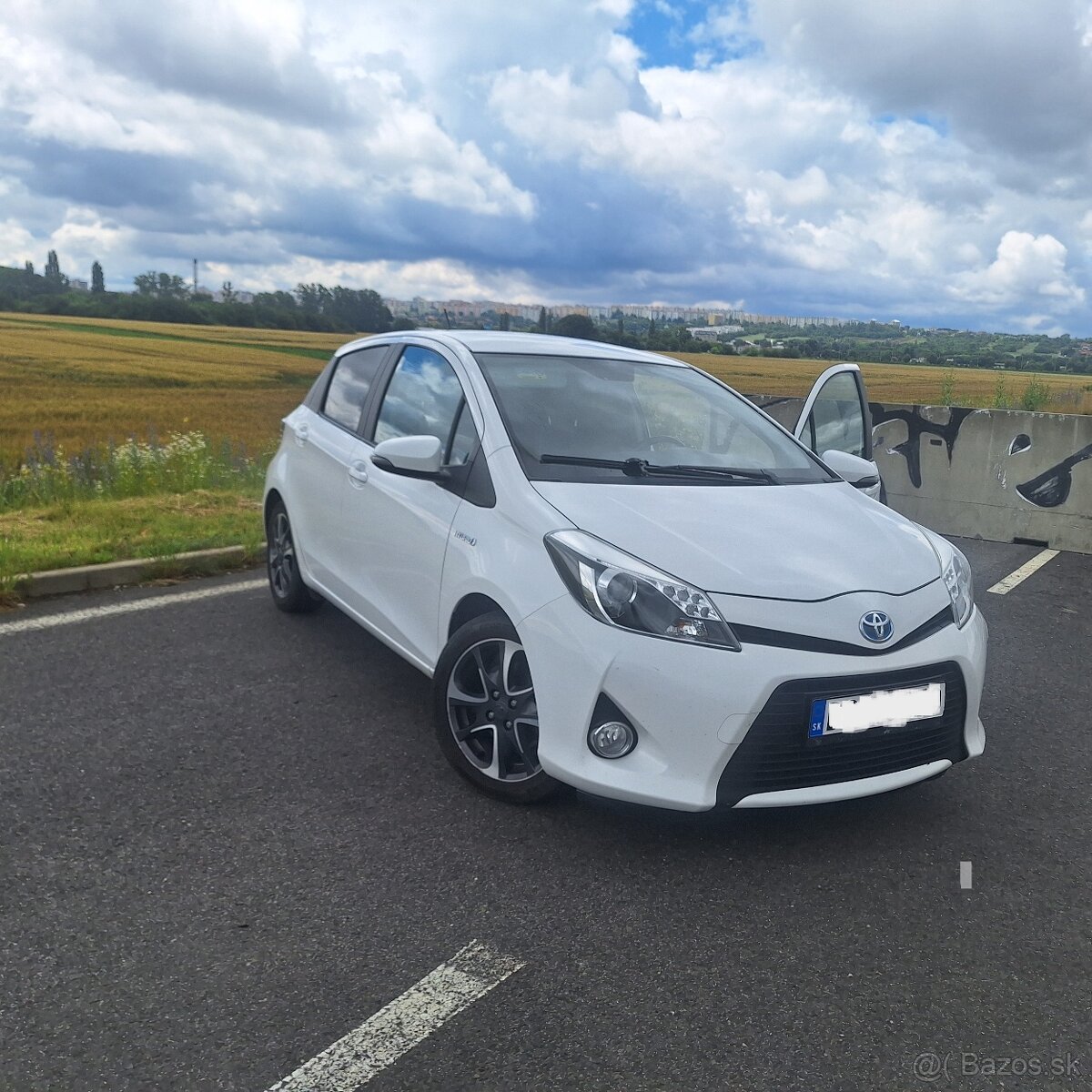 Toyota yaris 1.5H CVT Hybrid