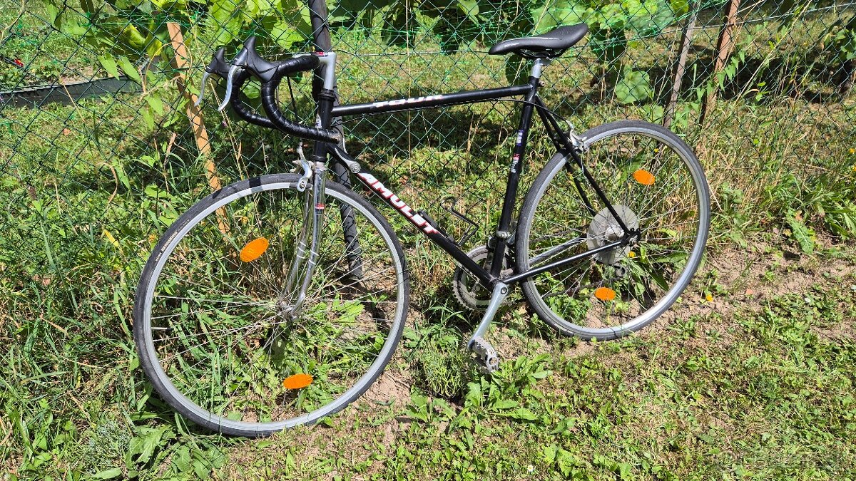 Cestný bicykel Amulet Tour