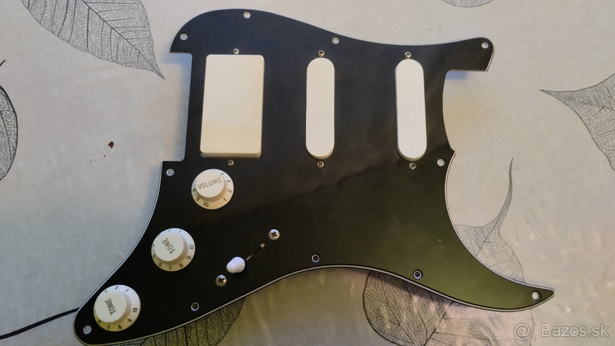 Pickguard so snímačmi