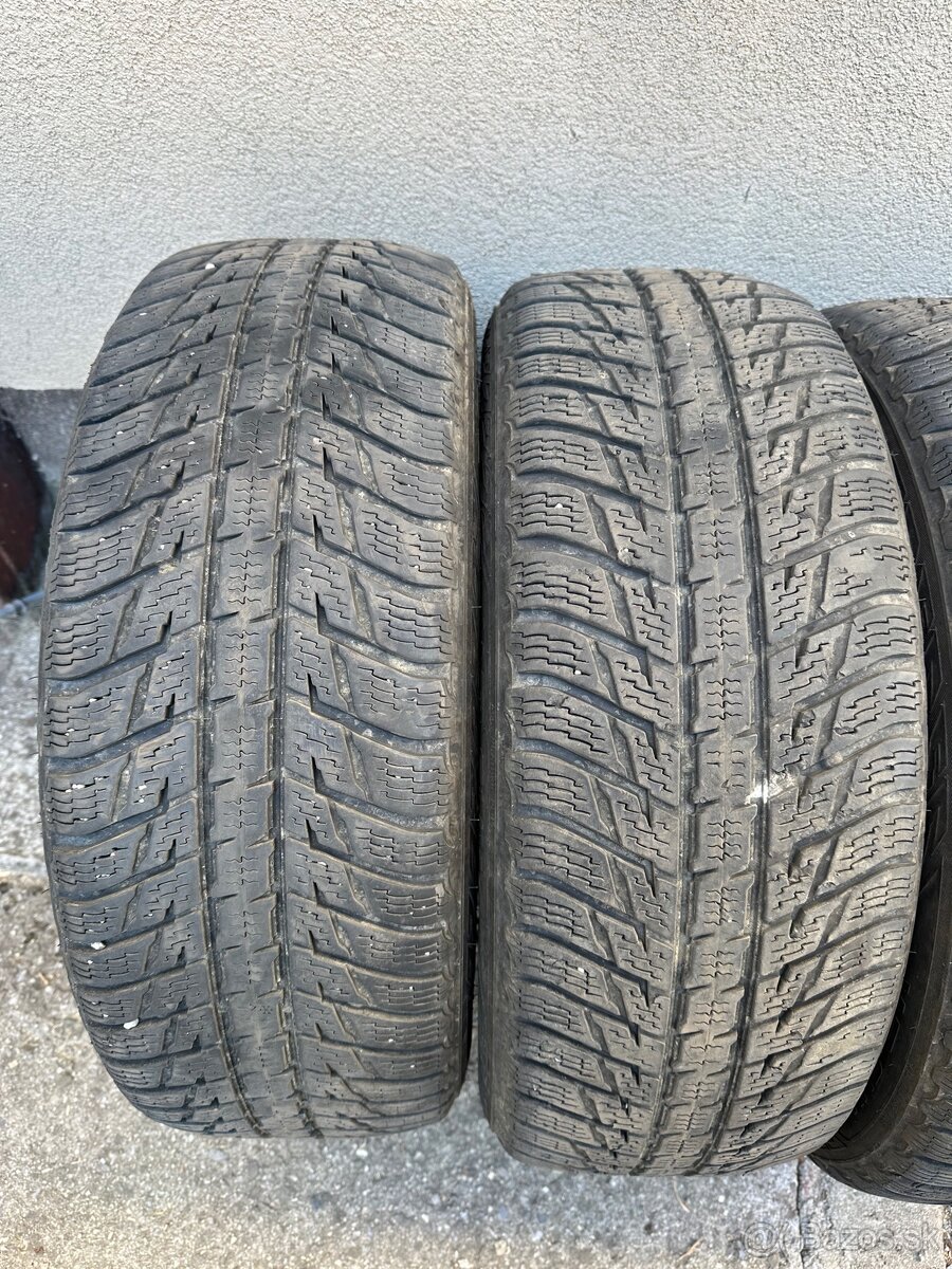 Nokian 225/60 R17 XL