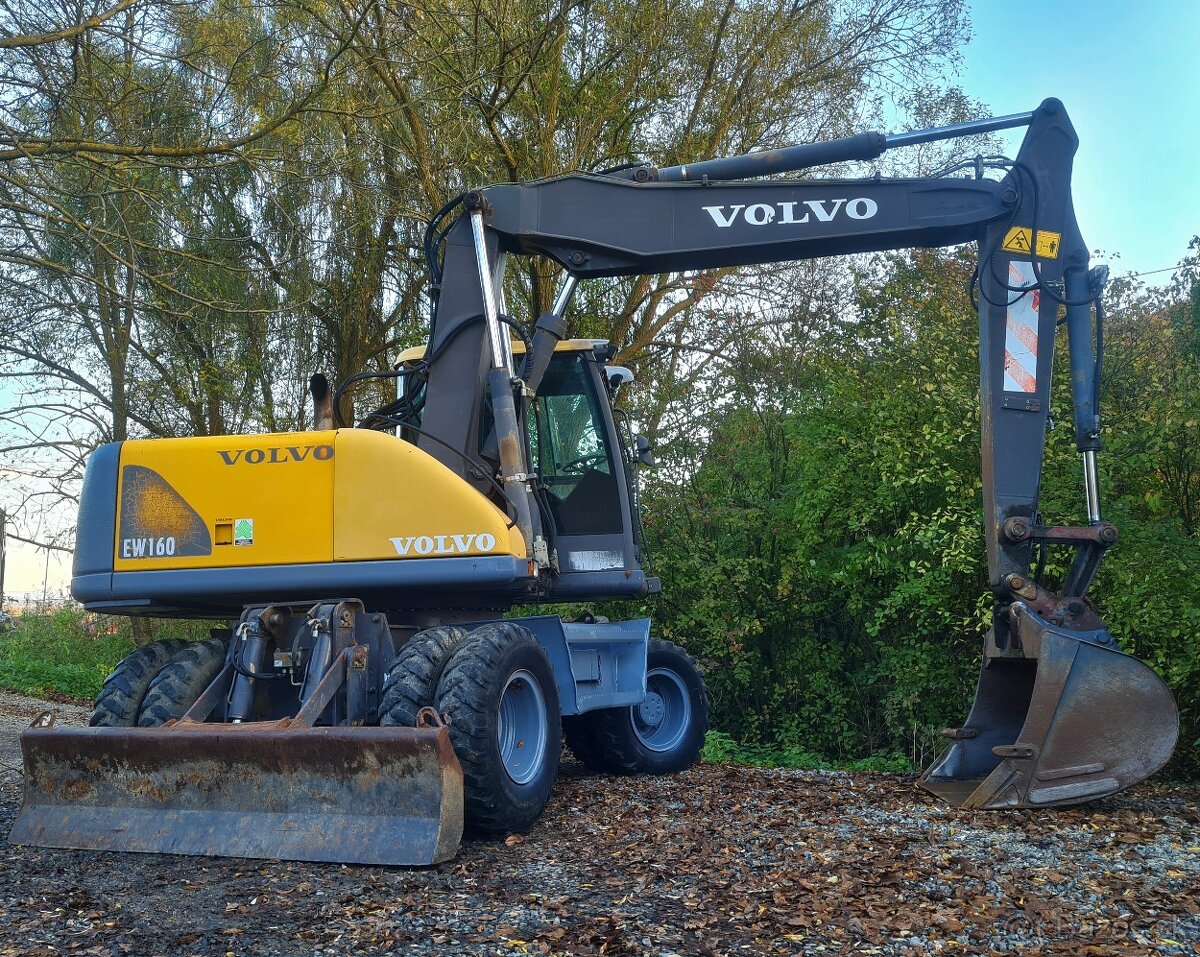 Kolesový otočný Bager VOLVO EW160