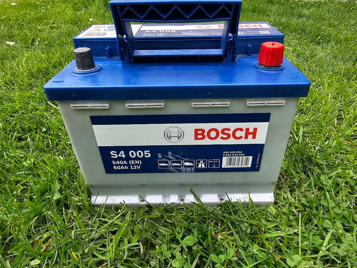 Autobatéria BOSCH  S4 005 60Ah 12V