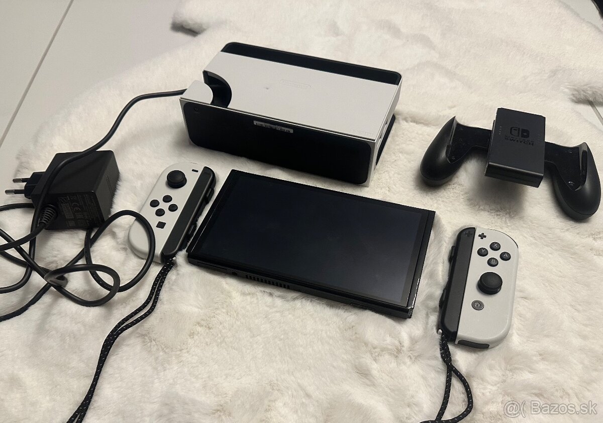 Nintendo switch OLED model white