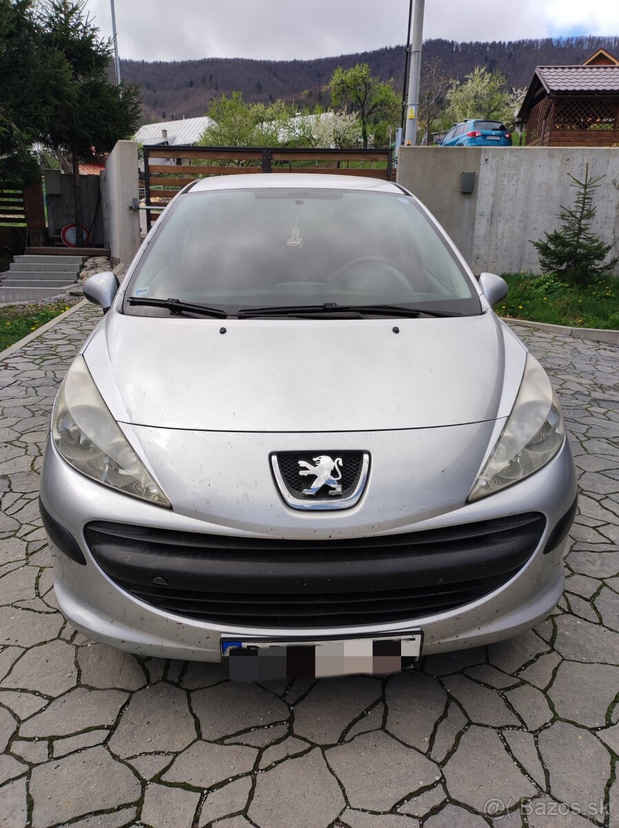 Peugeot 207 - trojdverový