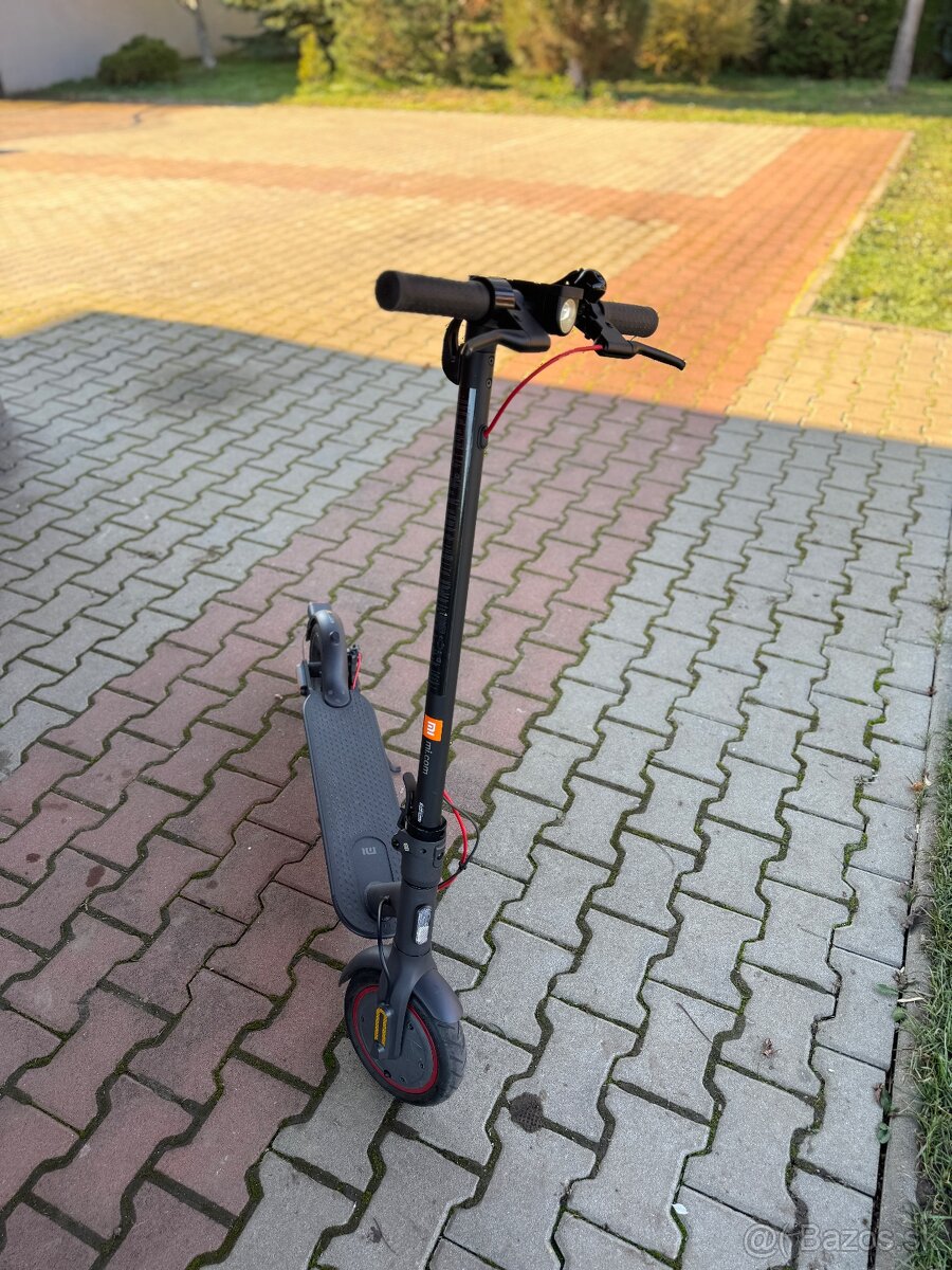 Xiaomi Mi Electric Scooter Pro 2