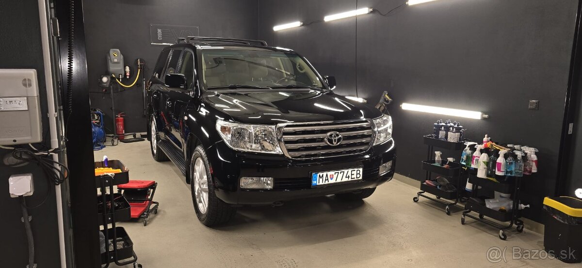 Land Cruiser 200  V.8 4.5 diesel 210KW