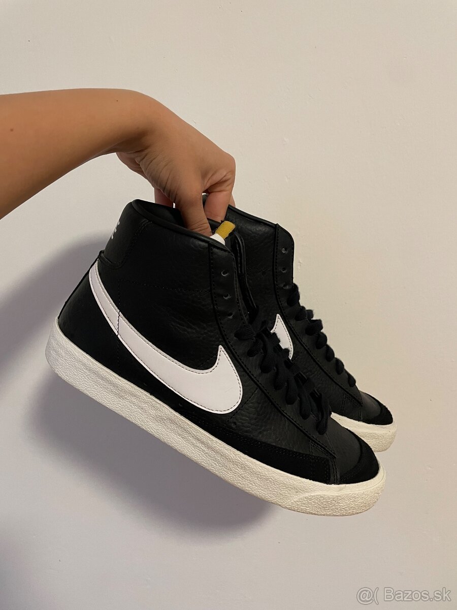 Nike blazer mid’ 77