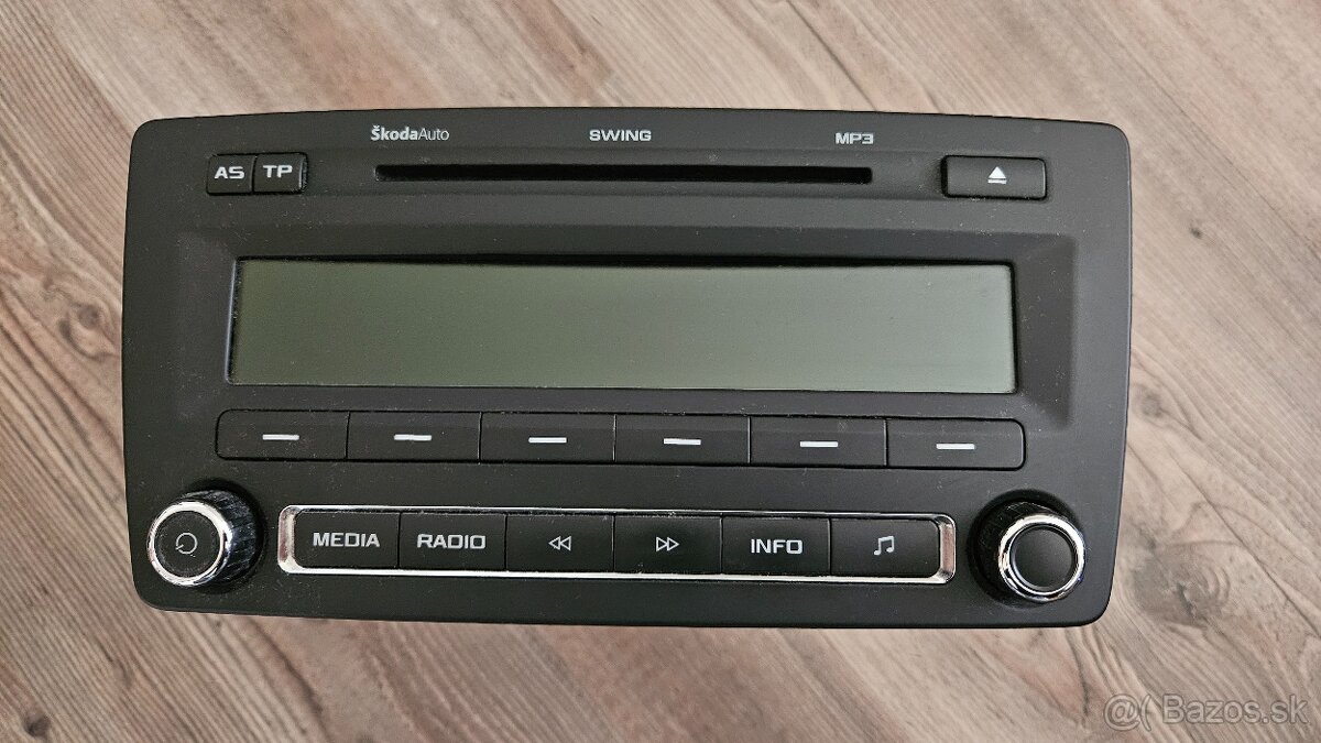 Predam autoradio Skoda Swing MP3