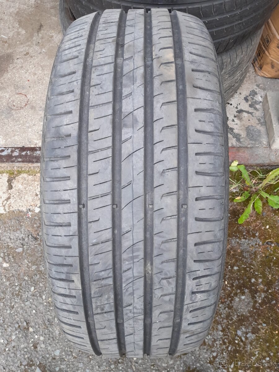 225/45r18