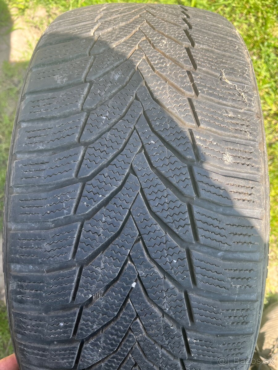 225/40R18.  Zimne 5.8mm