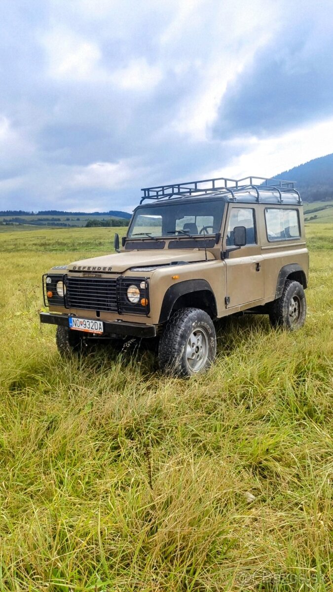 Land Rover Defender 90