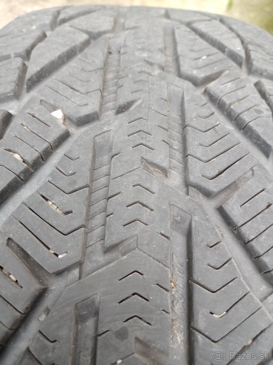 Kia Sportage 225/60 R17