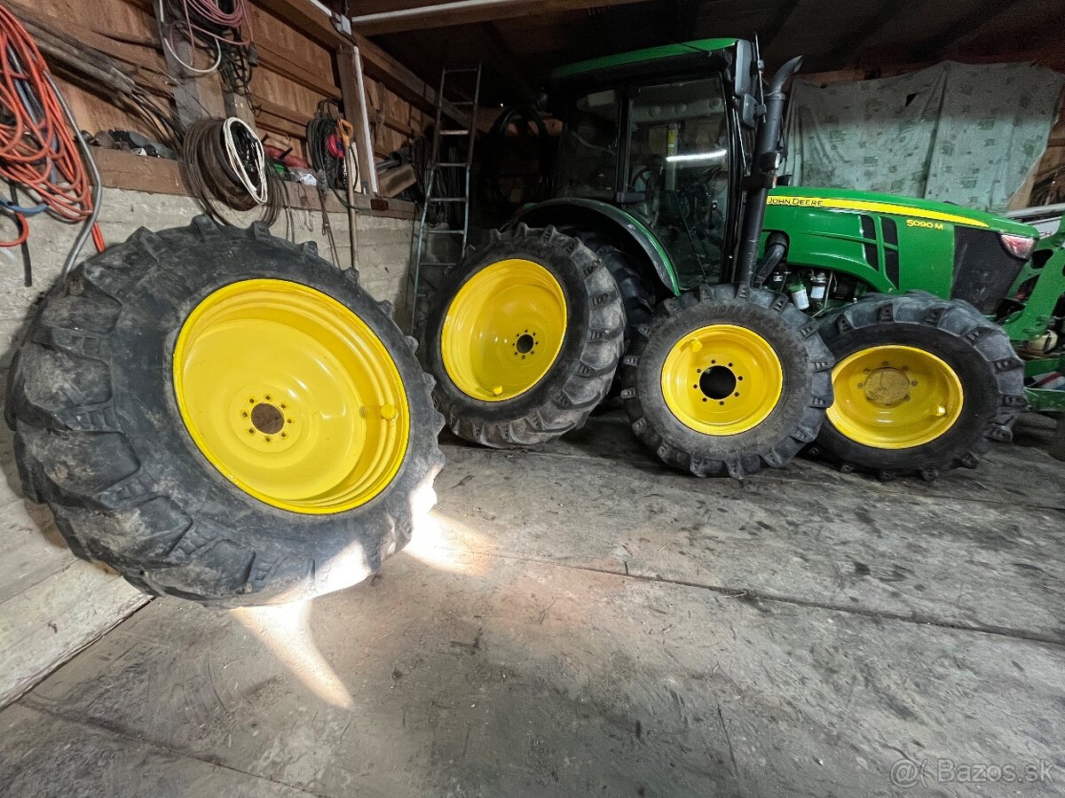 Kolesa John Deere 5,6 rada -