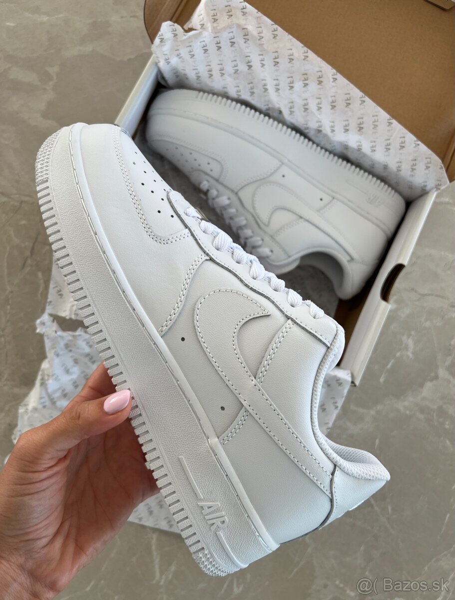 Nike Air Force 1 tenisky  biele