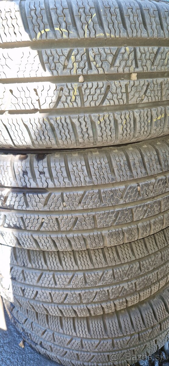 215/60 R16 C Pirelli carrier