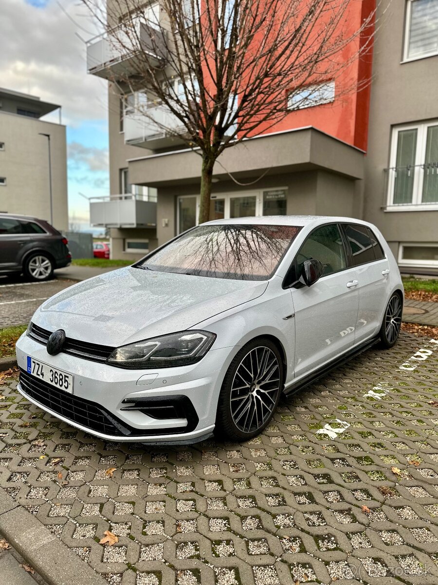 VW Golf R 2.0 TSI 4MOTION DSG