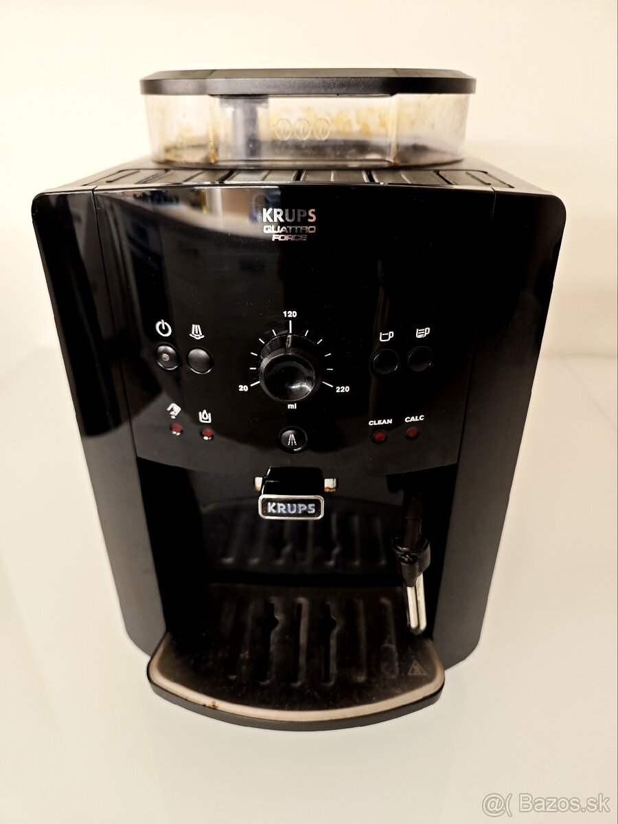 KRUPS automatický kávovar Arabica EA811010
Quatro Force