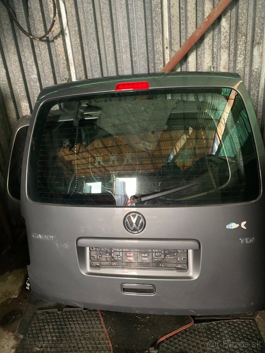 Predam Zadnú kapotu VW Caddy