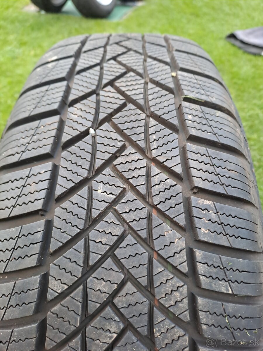 Predám zimné pneu 215/65 r16