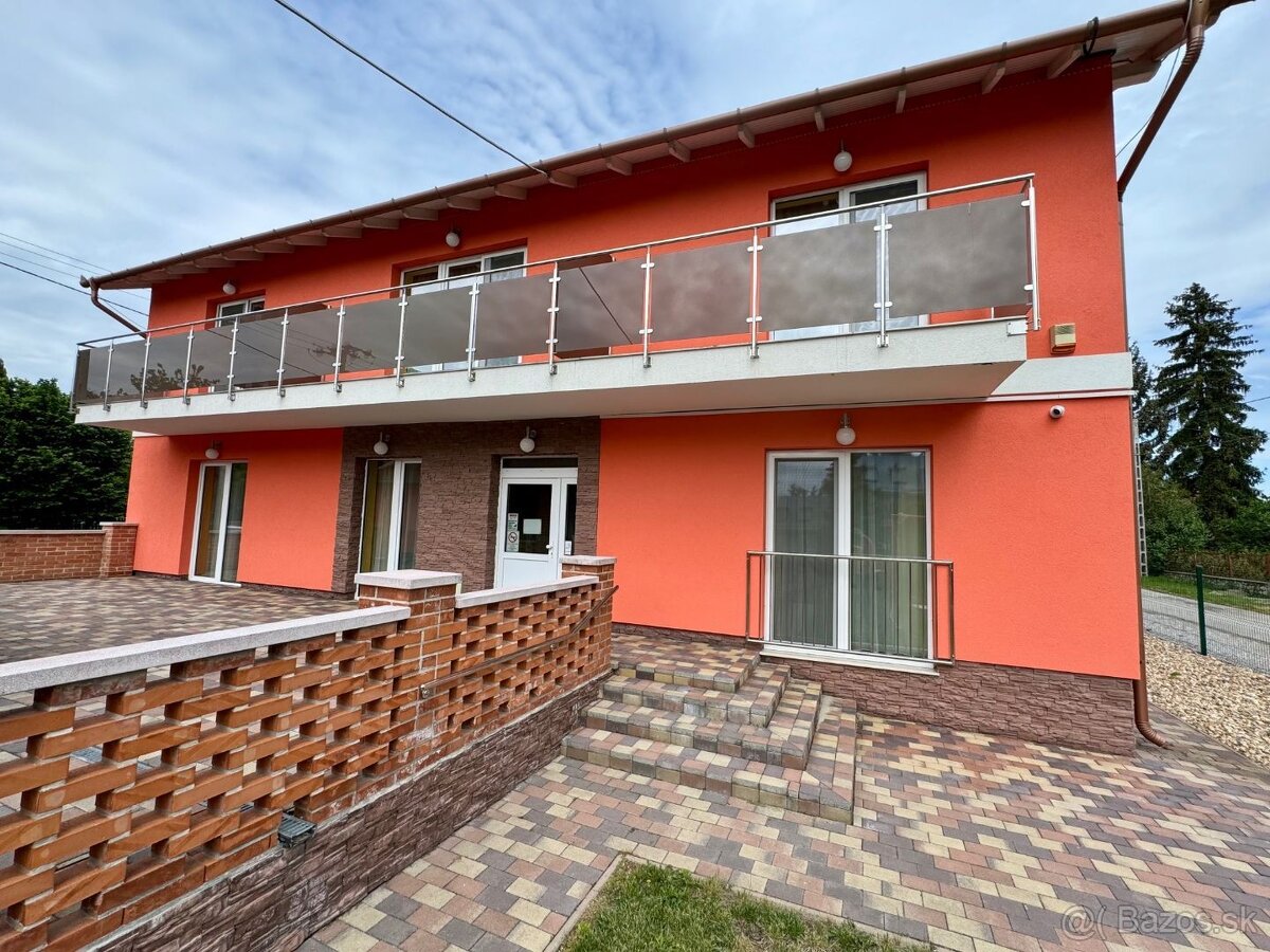 MAĎARSKO - MEZŐKÖVESD  PENZIÓN S 11 APARTMÁNMI, TERASA, ALTÁ