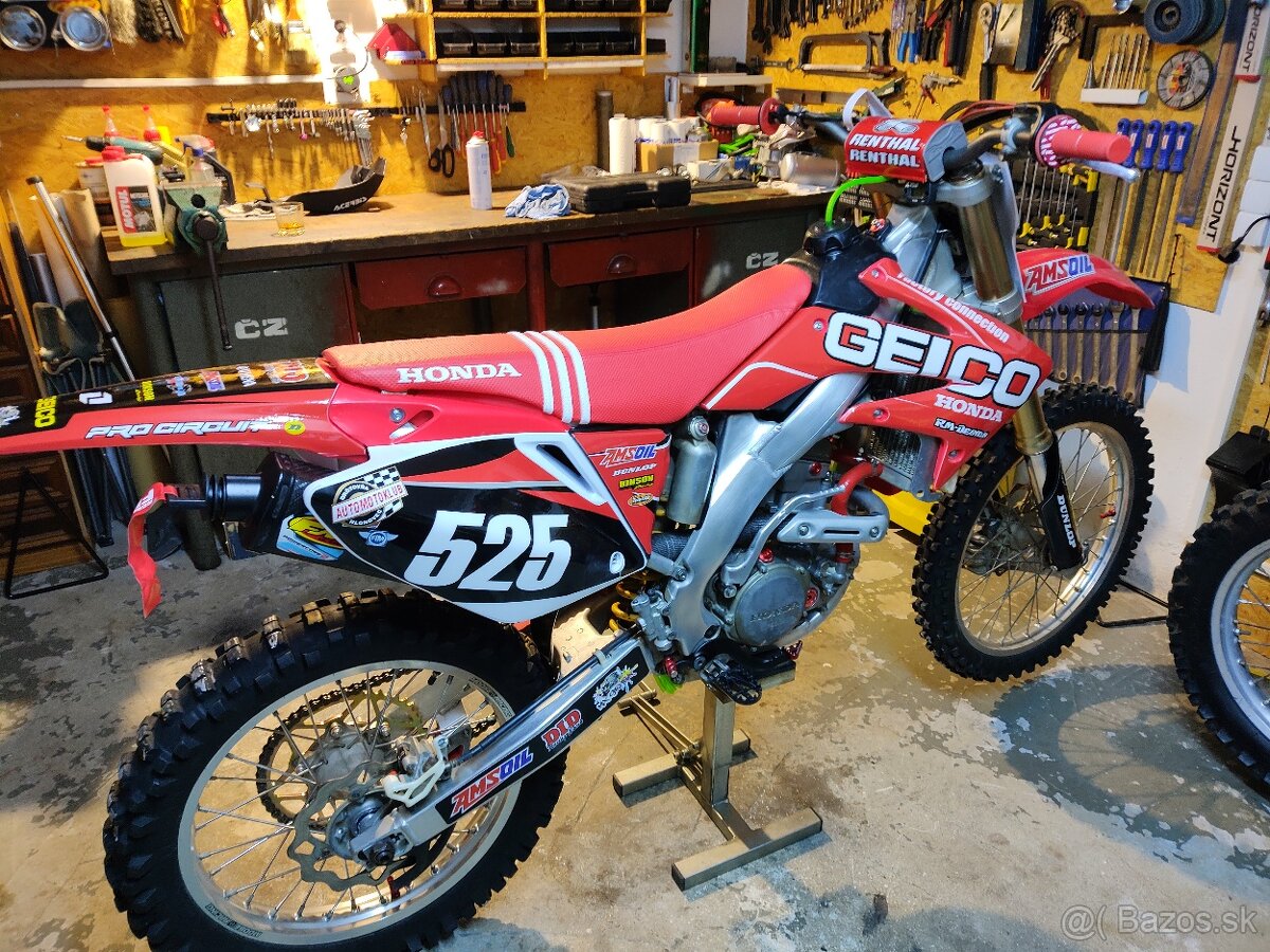 Predam Hondu CRF250R 2004