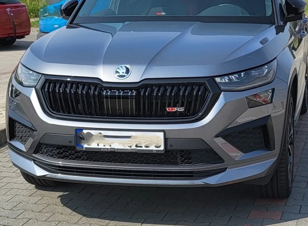 Škoda Kodiaq facelift RS maska chladiča čierna 565