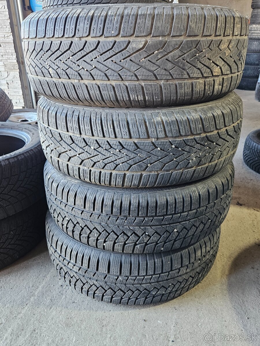 Zimne pneunatiky 215/65 r16