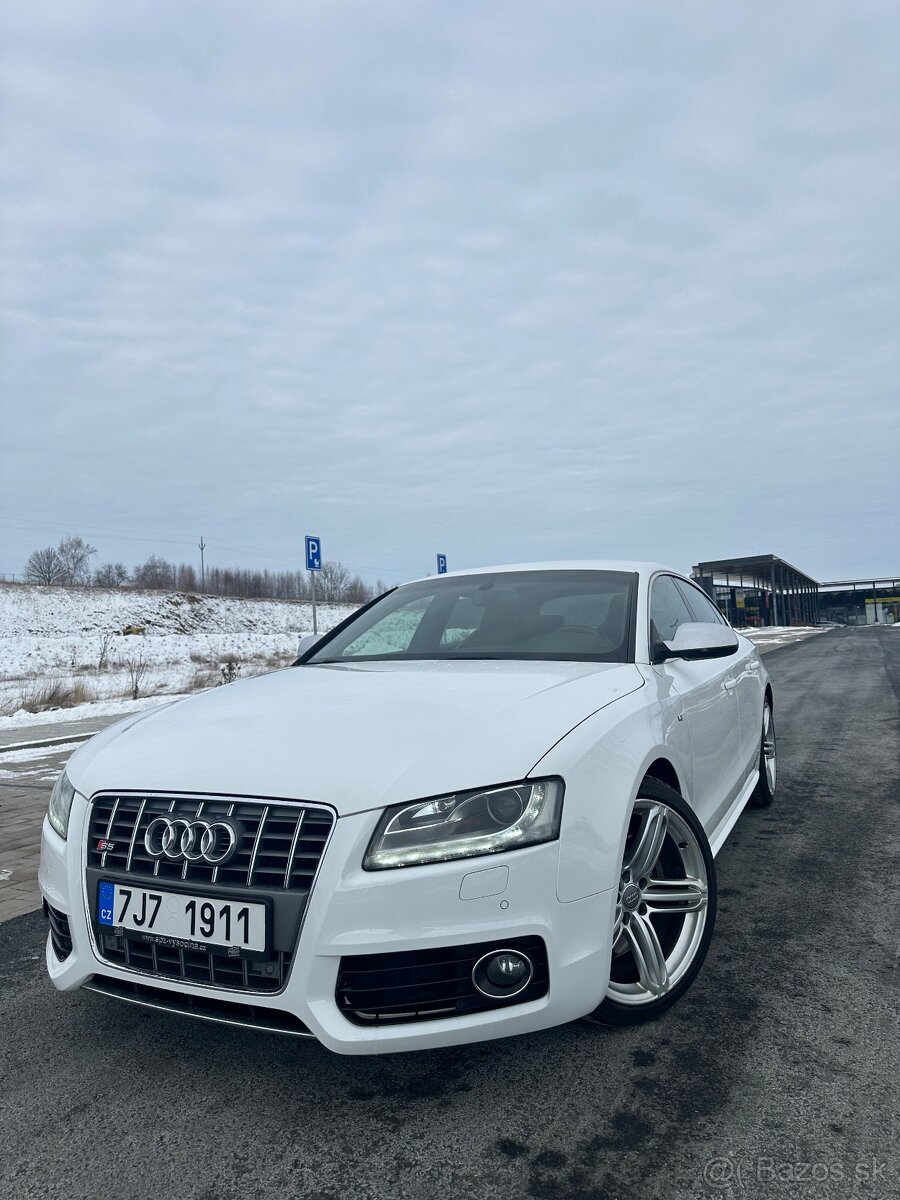 Audi S5 Dovezeno ze Švýcarska