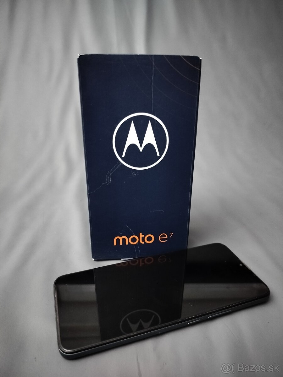 Motorola E7