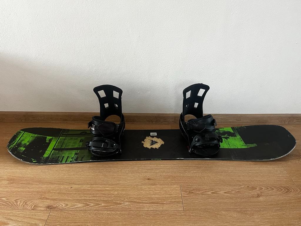 Predám detský snowboard Burton Radius 135cm