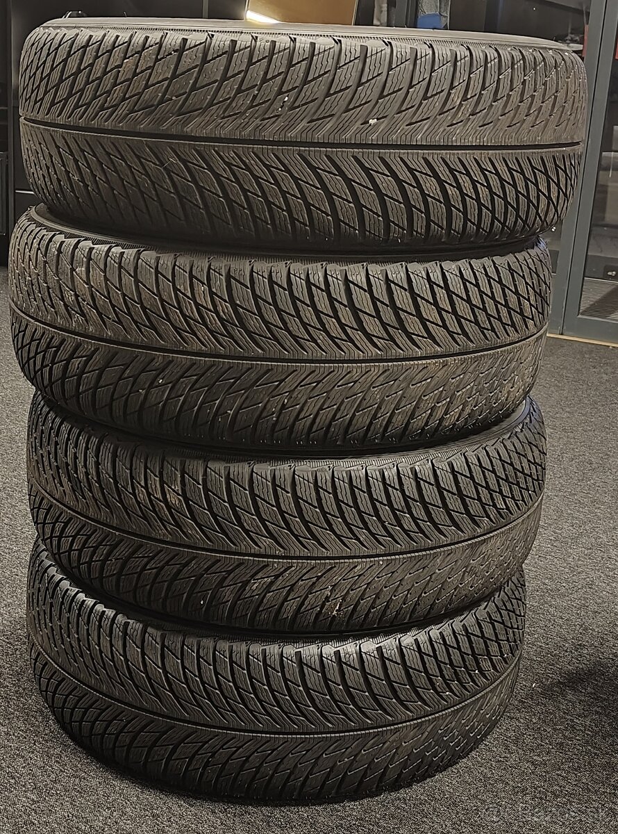 Nové Michelin Alpin 5 SUV 235 60 R17