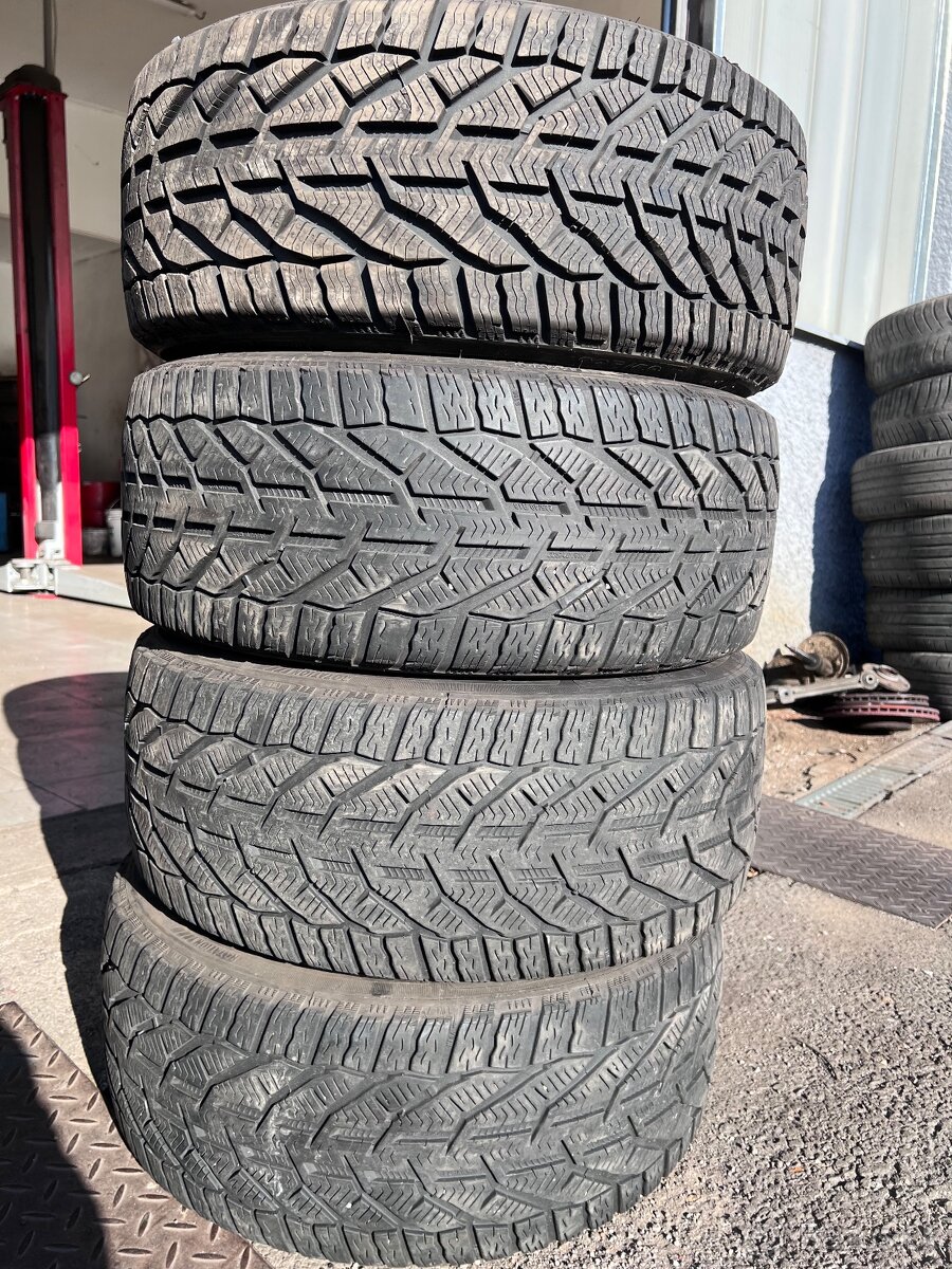 225/40r18  zimne