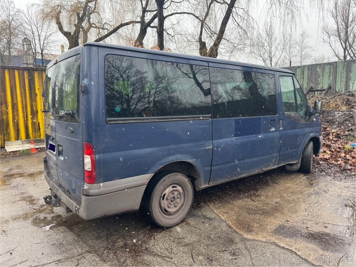 Ford transit- bus,