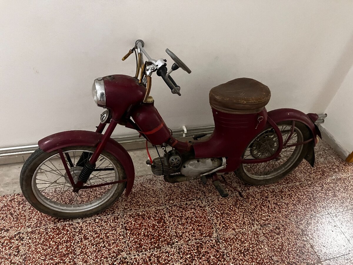 JAWA 50 / 550 rok výroby 1955 - 223. vyrobený kus