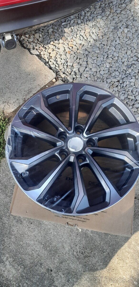 DEZENT KS dark 18x17,5 ,,iba1ks