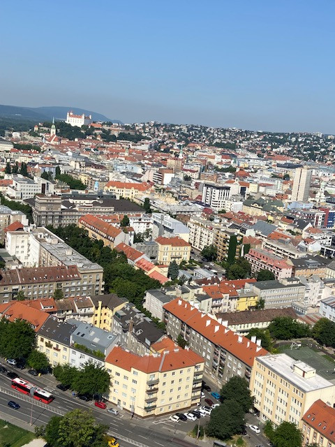 Prenájom 2 izbový byt SKYPARK s parkovaním