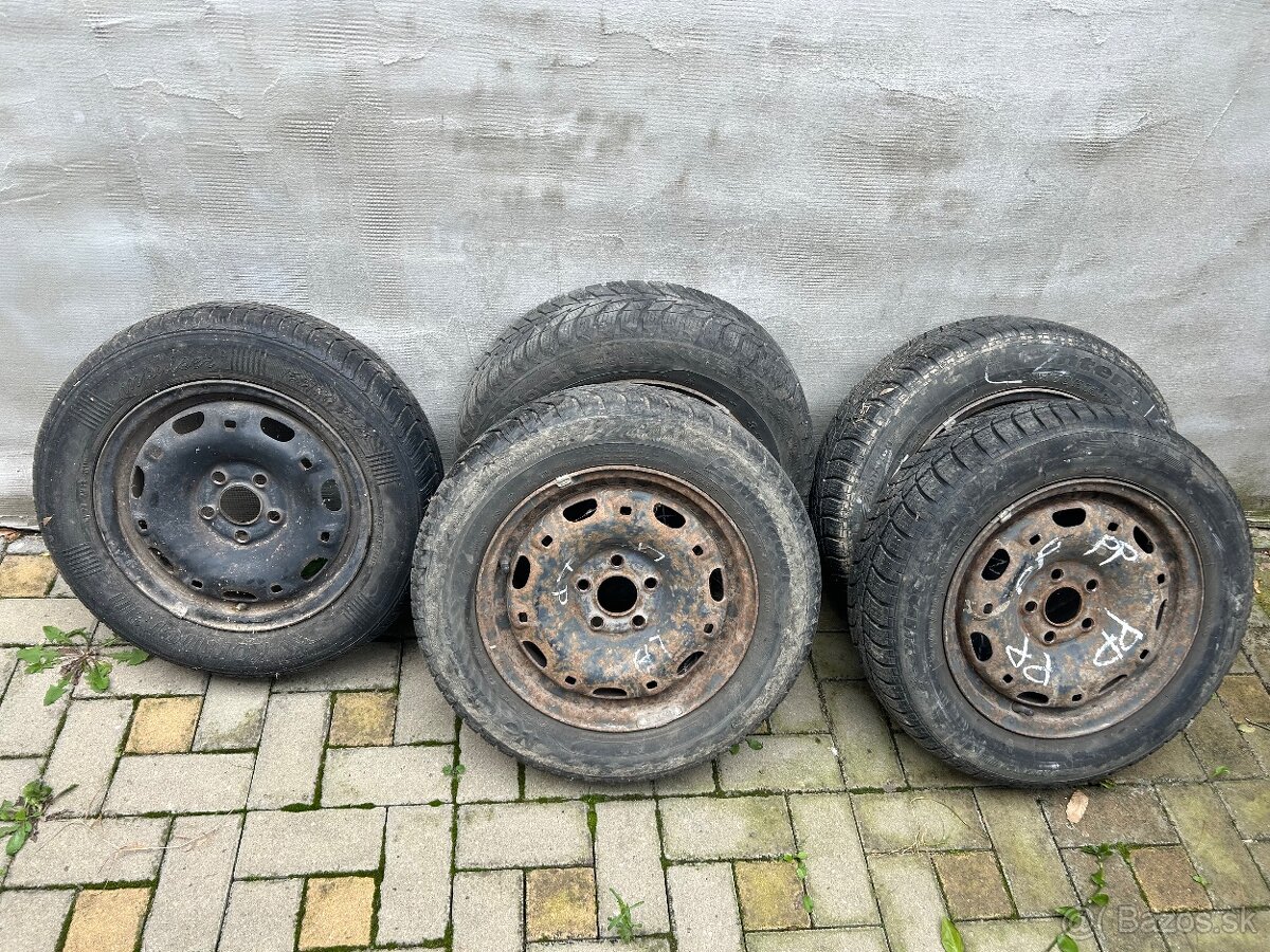 Predám zimné pneumatiky s diskami Škoda Fabia 165/70 R 14