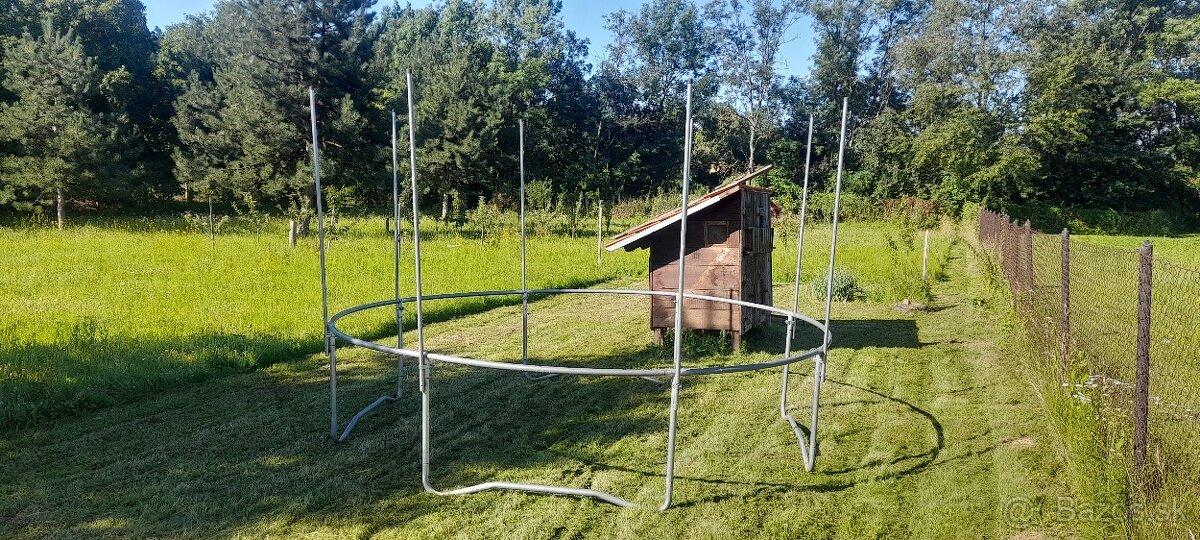 Predam konstrukciu z trampoliny