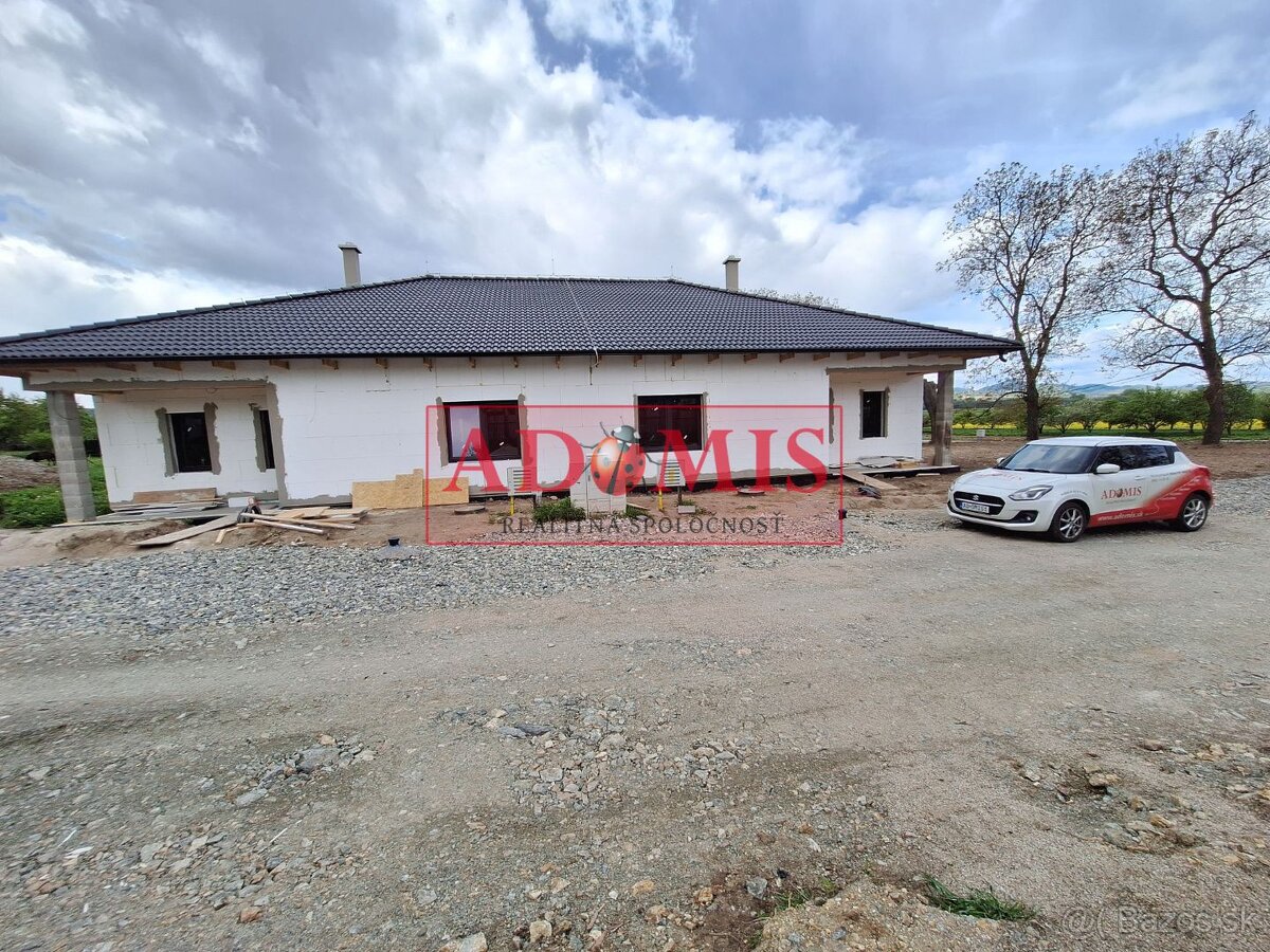 ADOMIS - 4-izb. bungalov, pozemok 6ár,  obec Ploské, 15 km z