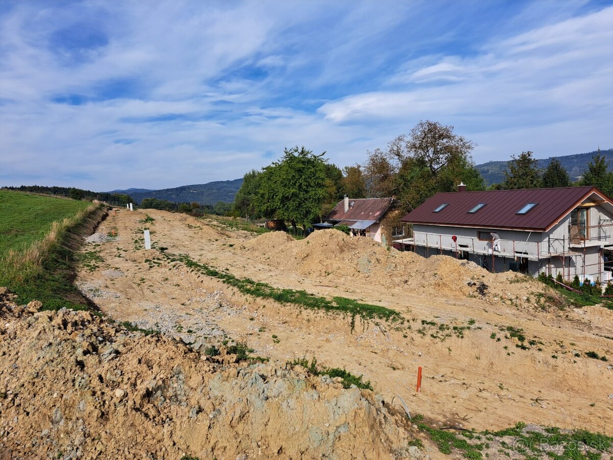 STAVEBNÝ POZEMOK v mestskej časti Žiliny, Žilinská Lehota.