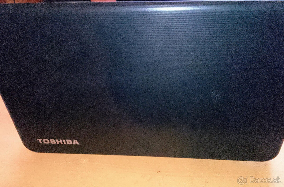 Dobri den predám leptop toshiba.