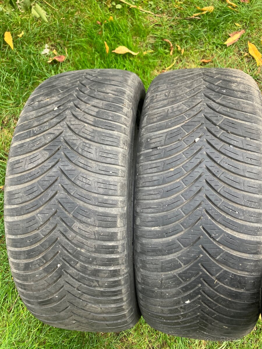 Celorocne pneu 225/45 R17