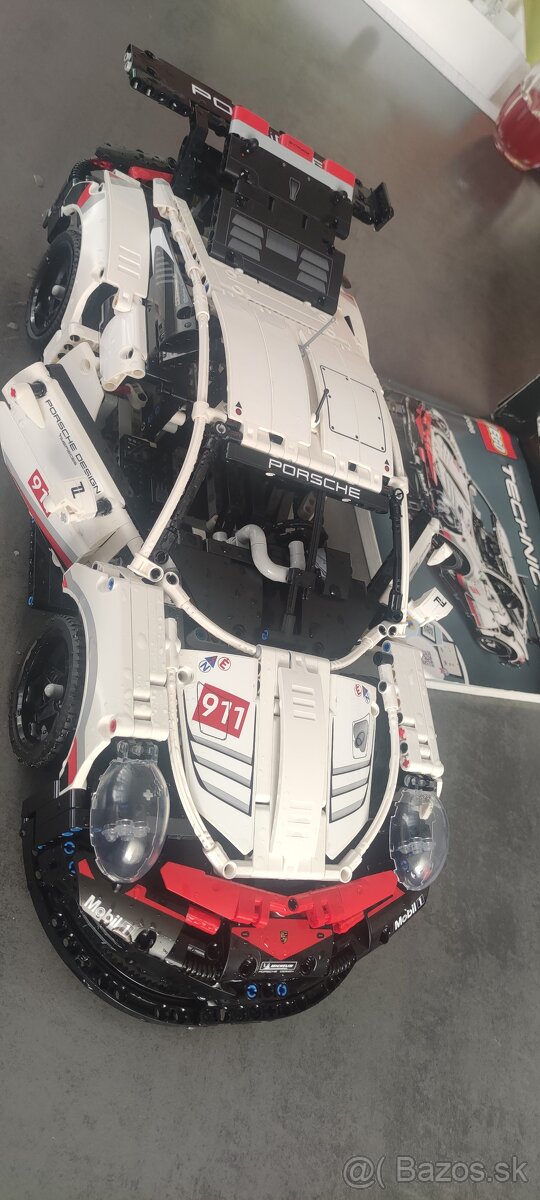 Predám LEGO Technic 42096 Porsche 911 RSR