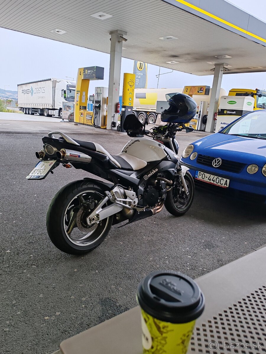 Suzuki gsr