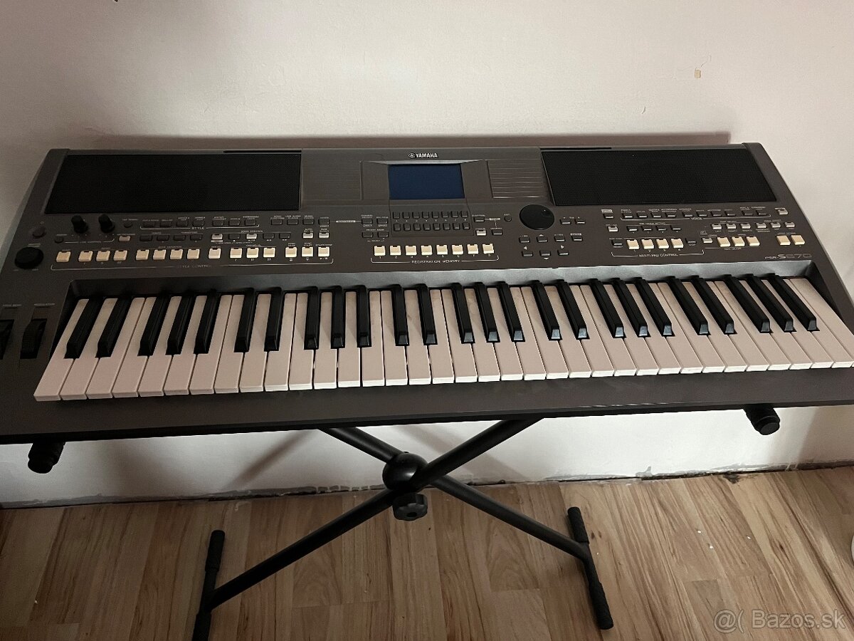 Yamaha psr670