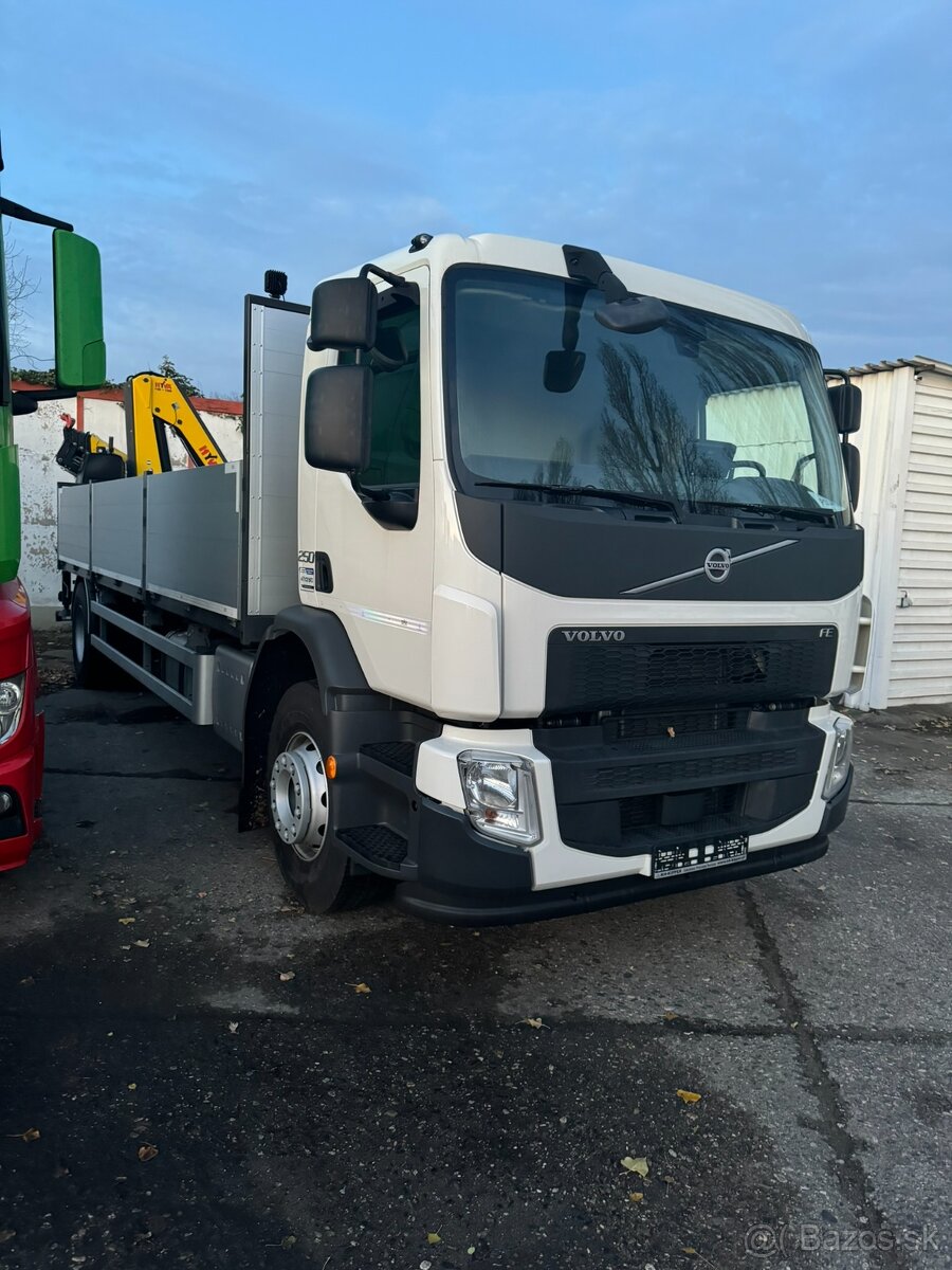 Volvo FE 250, valník s hydraulickou rukou HYVA